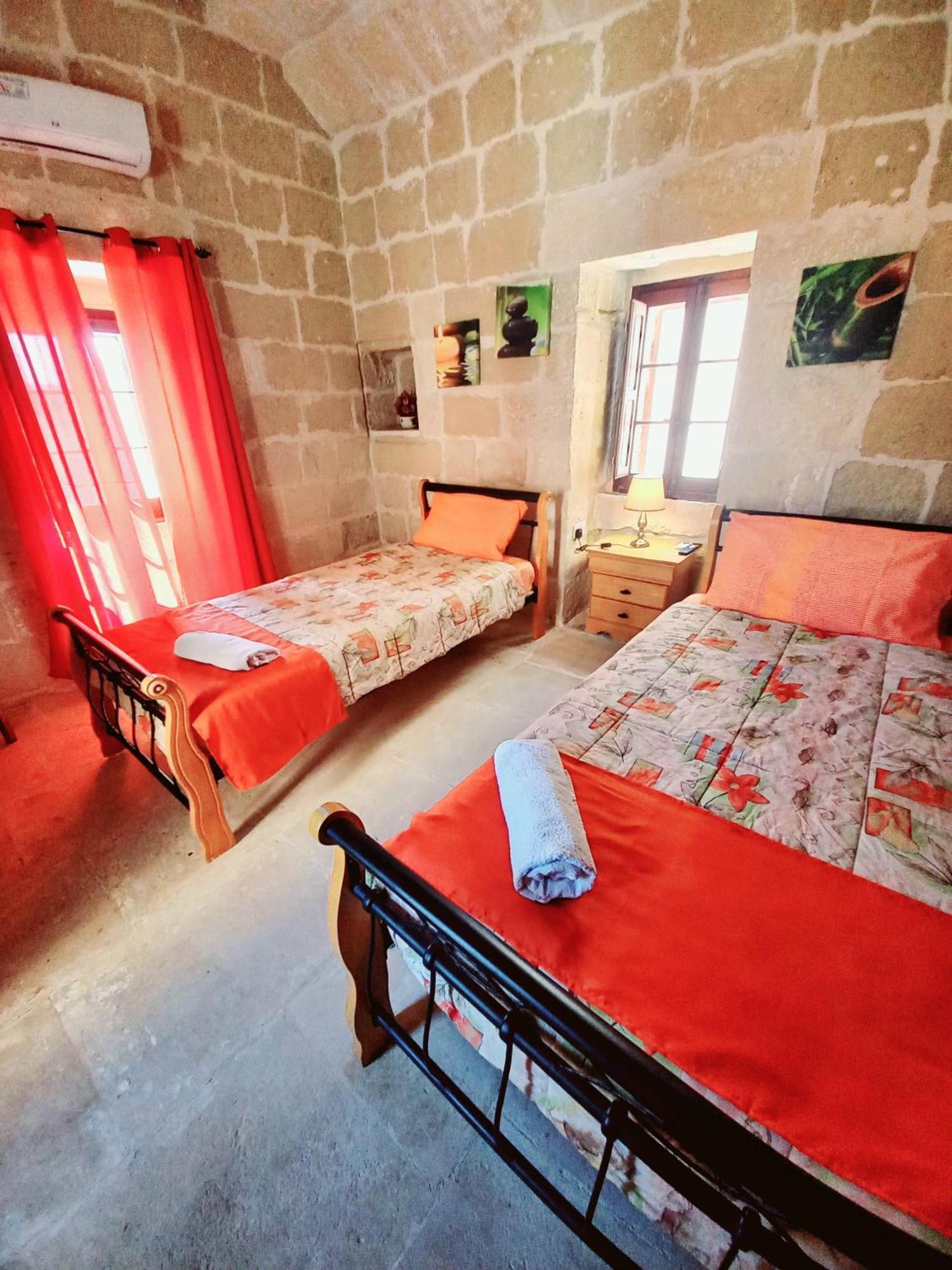 Ta Majsi Farmhouse With Indoor Heated Pool San Lawrenz Exterior foto